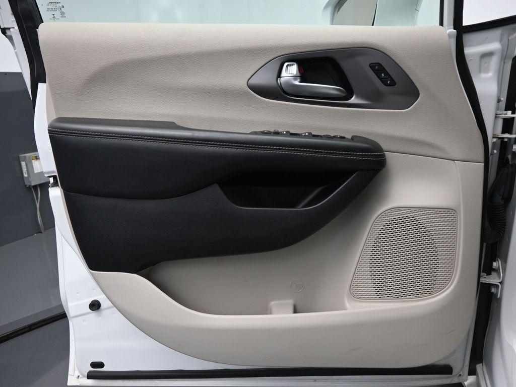 used 2022 Chrysler Pacifica car, priced at $18,999