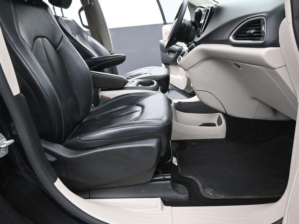used 2022 Chrysler Pacifica car, priced at $21,013