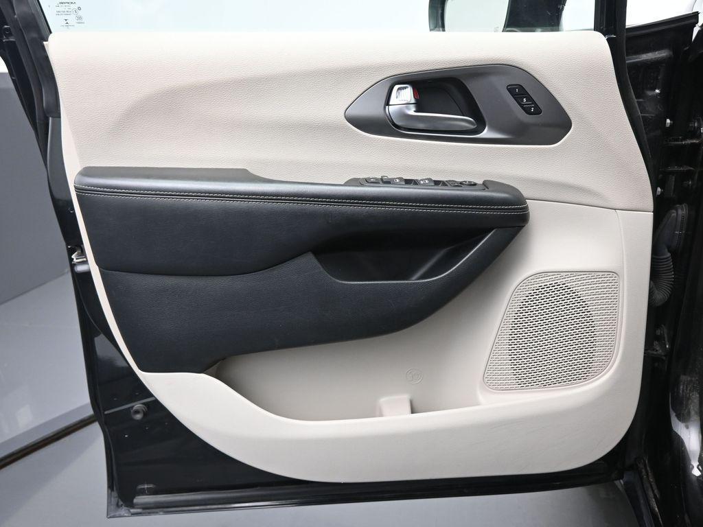 used 2022 Chrysler Pacifica car, priced at $21,013