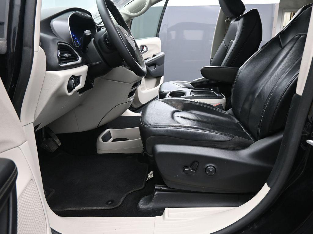 used 2022 Chrysler Pacifica car, priced at $21,013