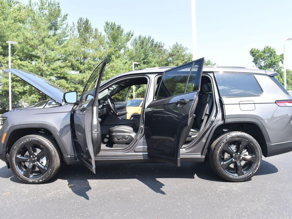 new 2024 Jeep Grand Cherokee L car, priced at $44,033