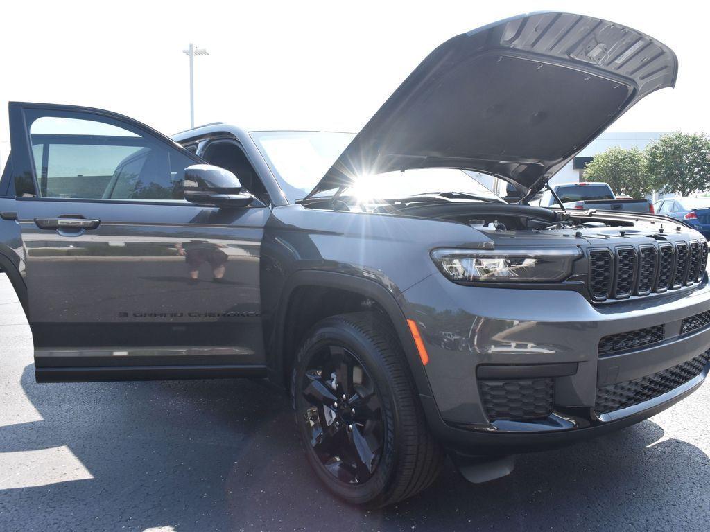 new 2024 Jeep Grand Cherokee L car, priced at $44,033