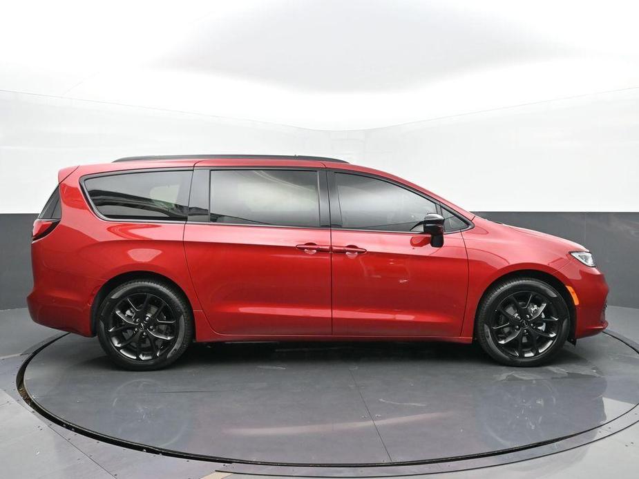 new 2025 Chrysler Pacifica car, priced at $54,086