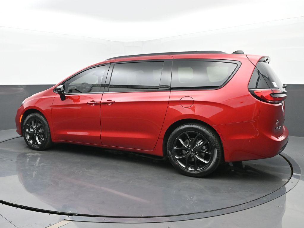 new 2025 Chrysler Pacifica car, priced at $54,086