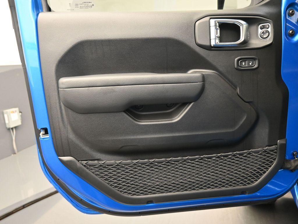 new 2025 Jeep Wrangler car, priced at $46,828