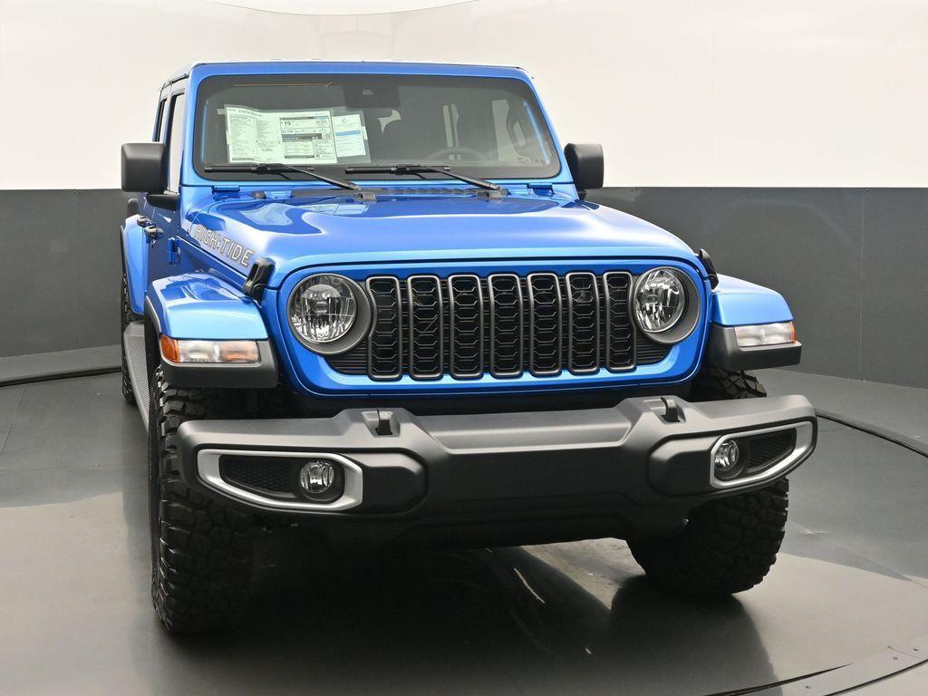 new 2025 Jeep Gladiator car, priced at $46,761