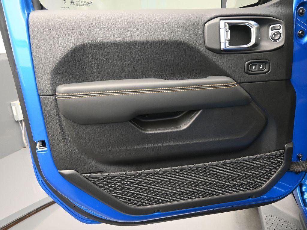 new 2025 Jeep Gladiator car, priced at $46,761