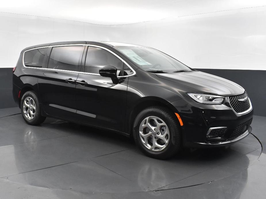 new 2024 Chrysler Pacifica car, priced at $51,700