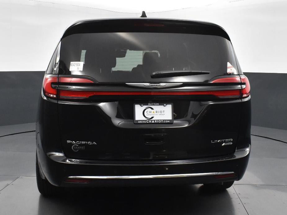 new 2024 Chrysler Pacifica car, priced at $51,700