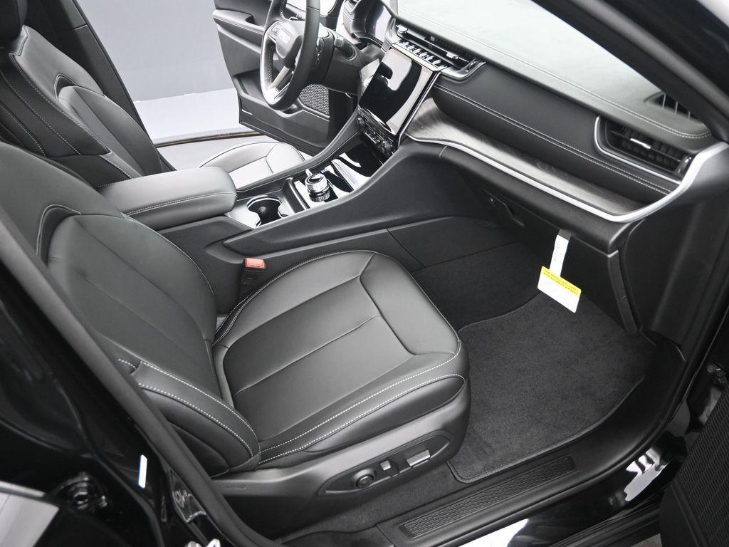 new 2025 Jeep Grand Cherokee L car, priced at $41,745