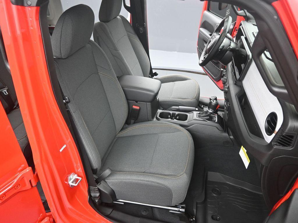 new 2025 Jeep Wrangler car, priced at $43,328