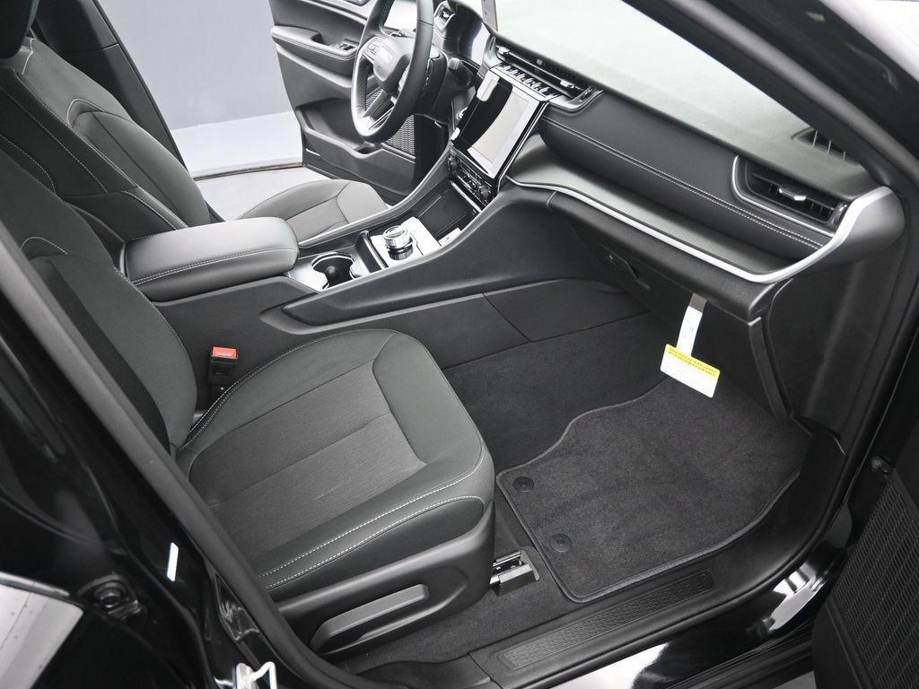 new 2025 Jeep Grand Cherokee L car, priced at $43,294