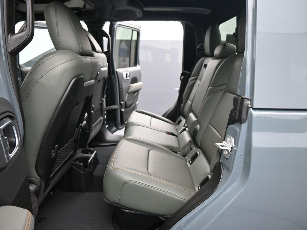 new 2025 Jeep Gladiator car, priced at $57,176