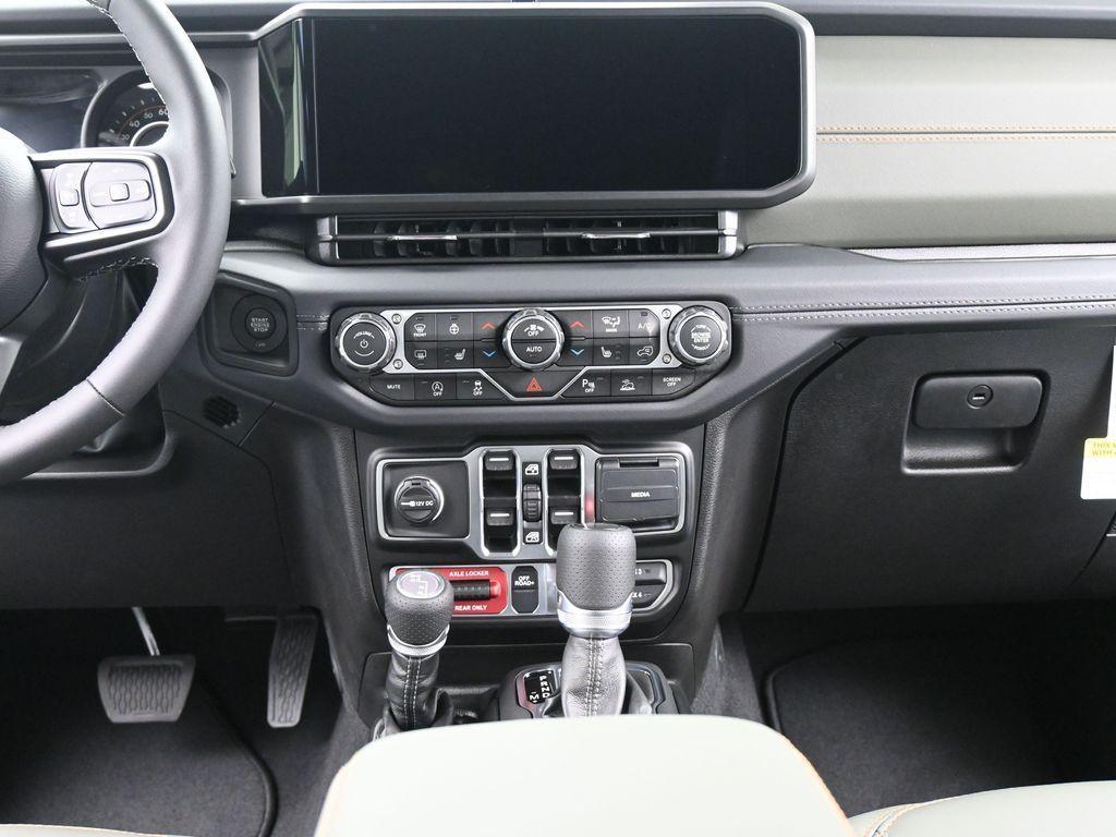 new 2025 Jeep Gladiator car, priced at $57,176