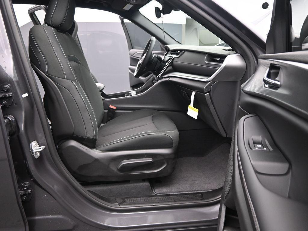 new 2025 Jeep Grand Cherokee L car, priced at $38,650