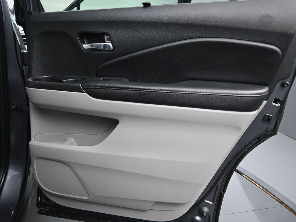 used 2020 Honda Pilot car, priced at $25,229
