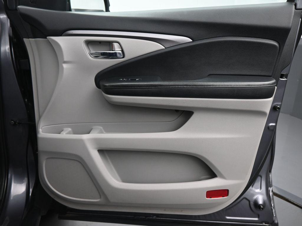 used 2020 Honda Pilot car, priced at $21,999