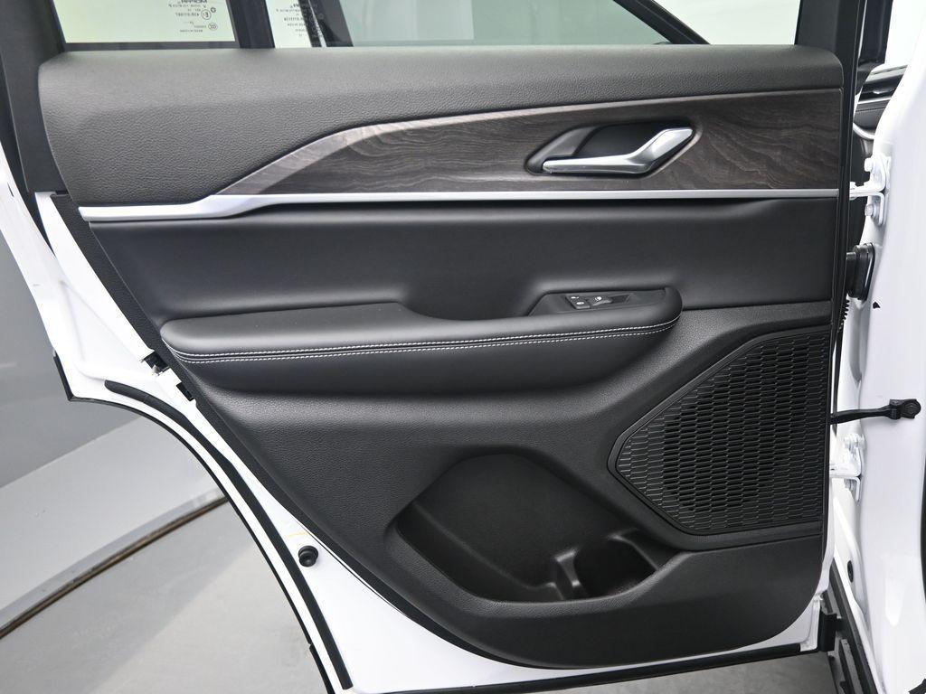 new 2025 Jeep Grand Cherokee car, priced at $47,478