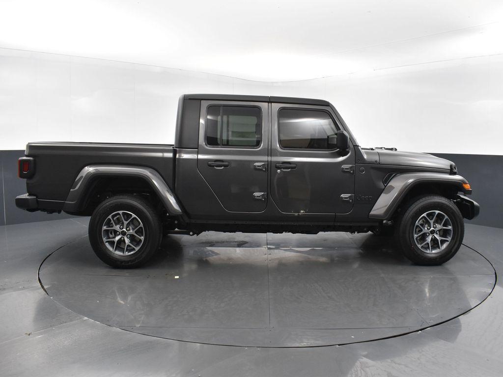 new 2024 Jeep Gladiator car, priced at $47,342