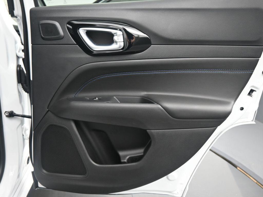 new 2025 Jeep Compass car, priced at $36,868
