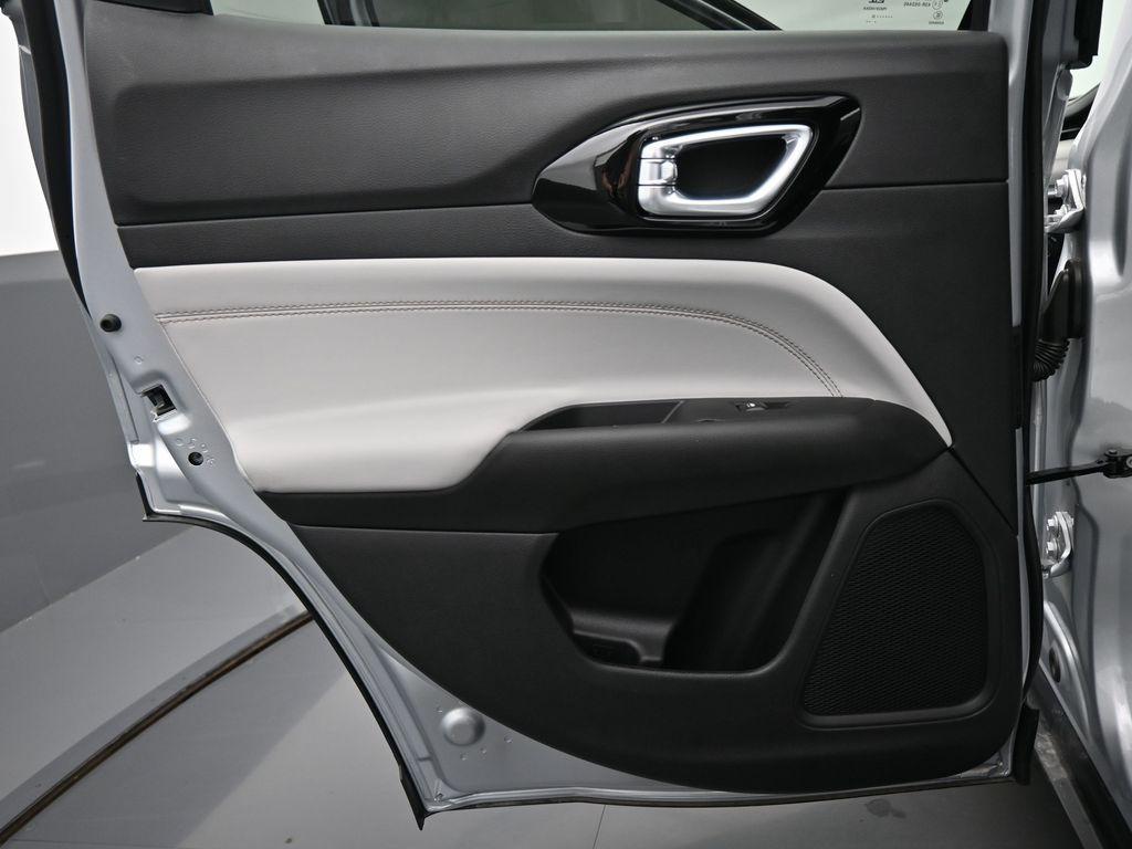new 2025 Jeep Compass car, priced at $33,568
