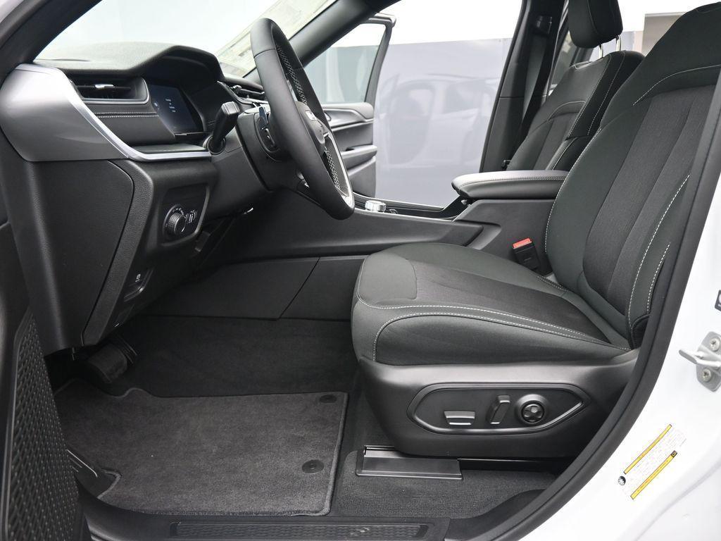 new 2025 Jeep Grand Cherokee car, priced at $41,089