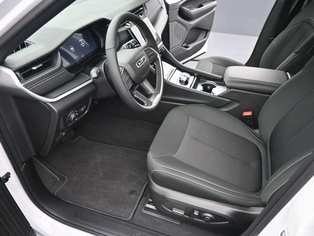 new 2025 Jeep Grand Cherokee car, priced at $41,089