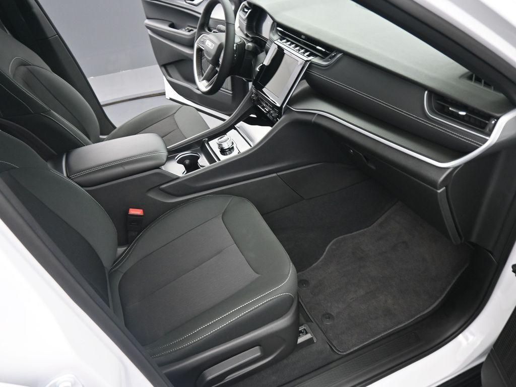 new 2025 Jeep Grand Cherokee car, priced at $41,089