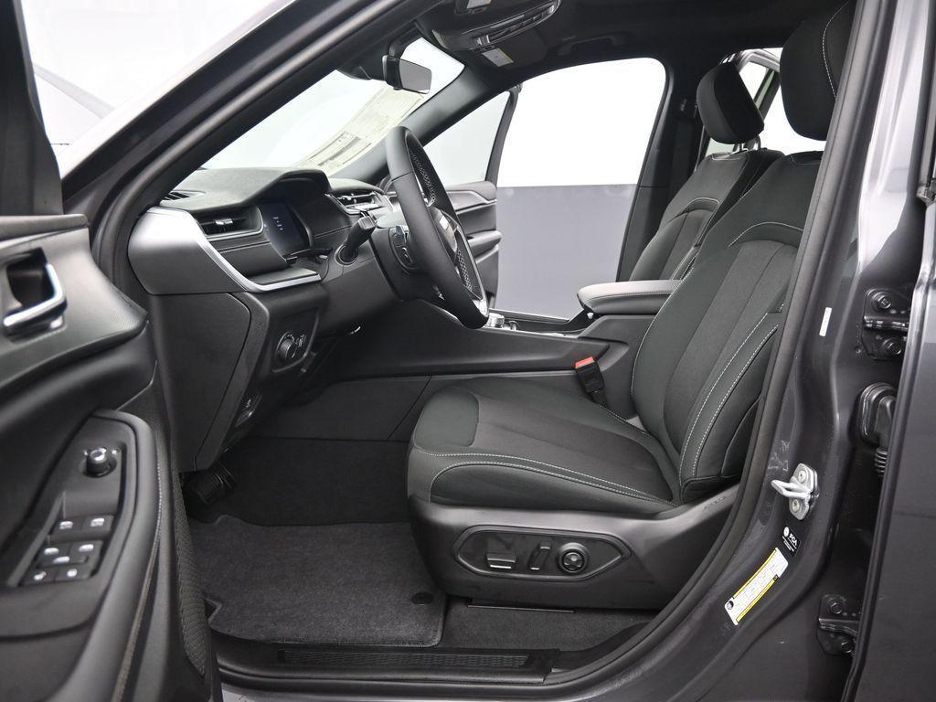 new 2025 Jeep Grand Cherokee L car, priced at $41,659