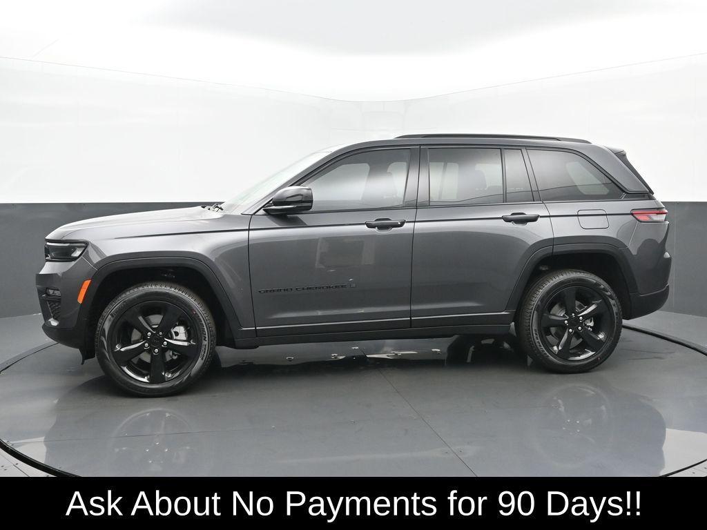 new 2025 Jeep Grand Cherokee car, priced at $49,300