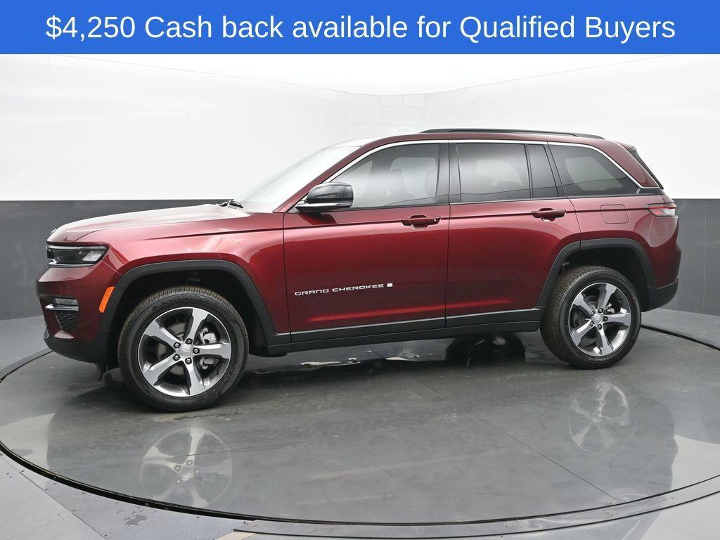 new 2025 Jeep Grand Cherokee car, priced at $46,978