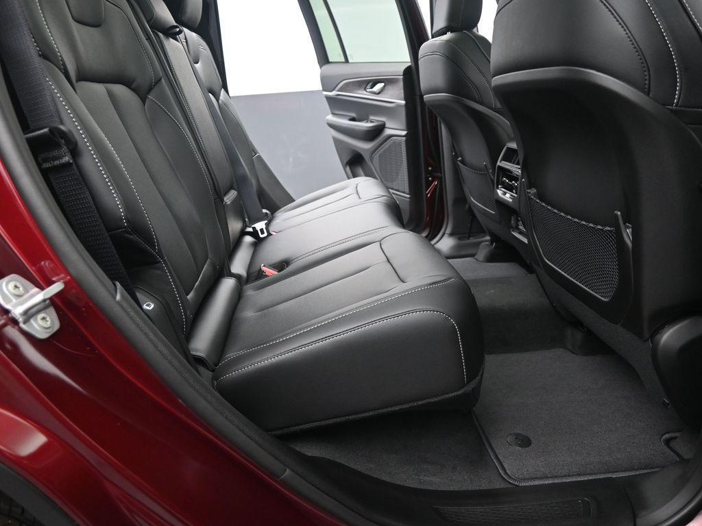 new 2025 Jeep Grand Cherokee car, priced at $47,003