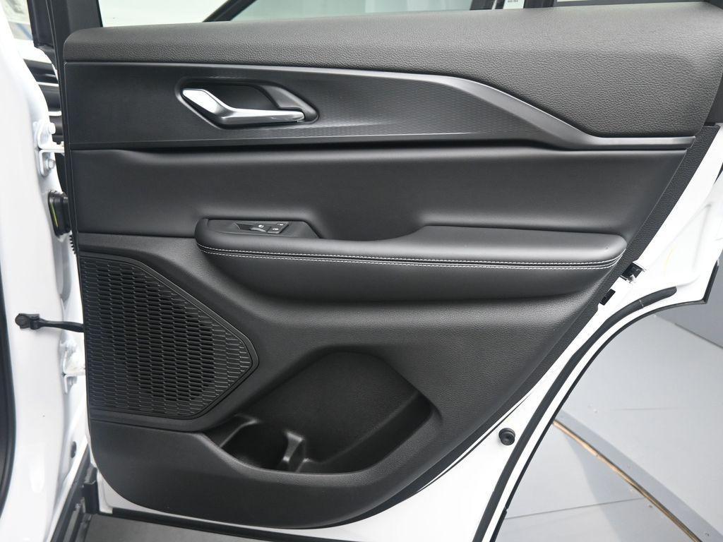 new 2025 Jeep Grand Cherokee car, priced at $45,485