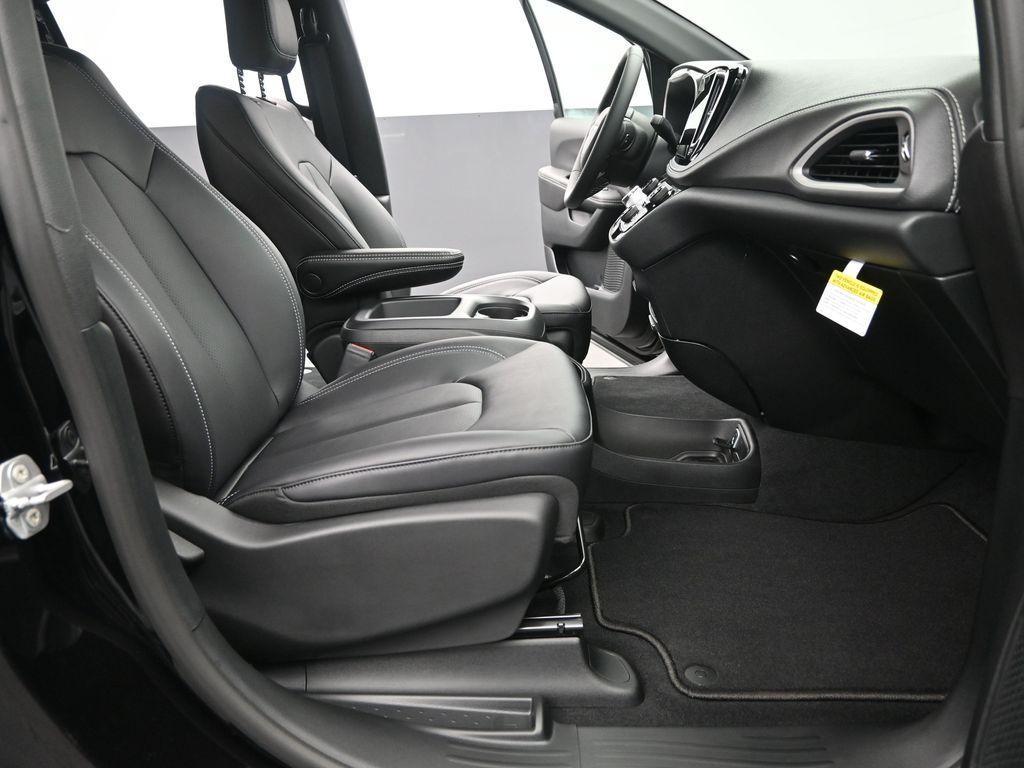 new 2026 Chrysler Pacifica car, priced at $40,855