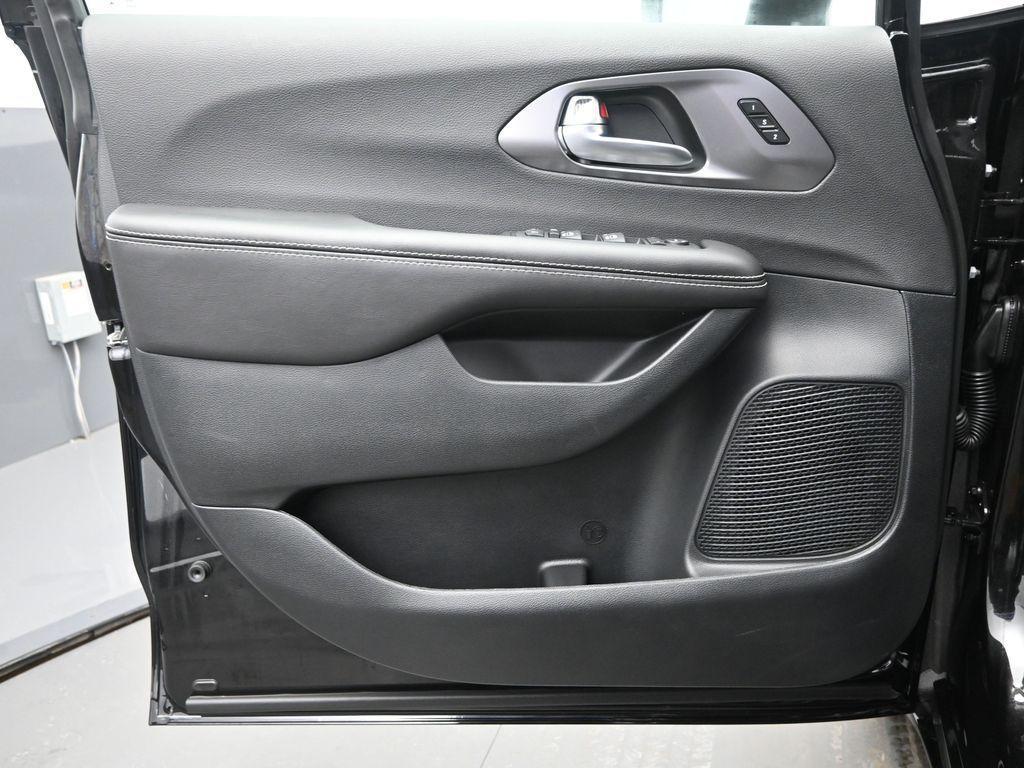new 2026 Chrysler Pacifica car, priced at $40,855
