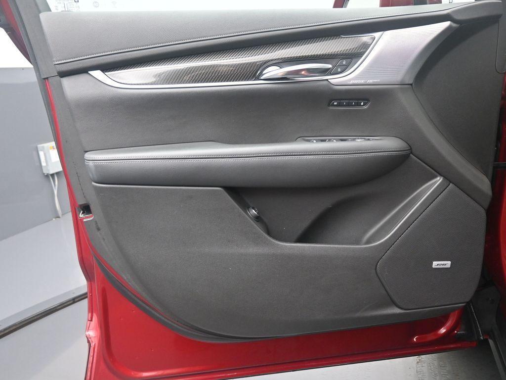 used 2020 Cadillac XT6 car, priced at $30,716