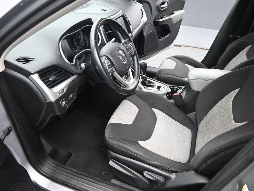 used 2014 Jeep Cherokee car, priced at $11,900