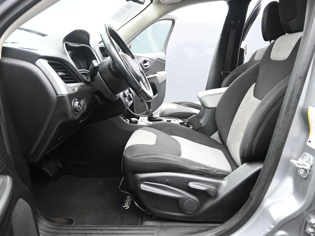 used 2014 Jeep Cherokee car, priced at $11,900