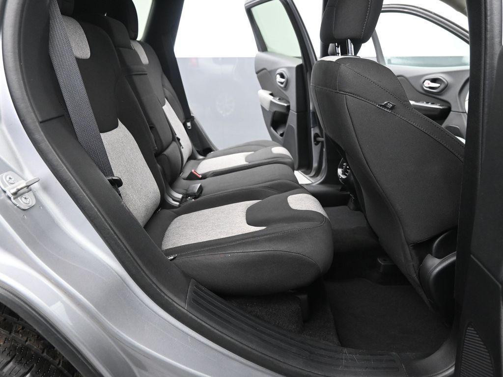 used 2014 Jeep Cherokee car, priced at $11,900