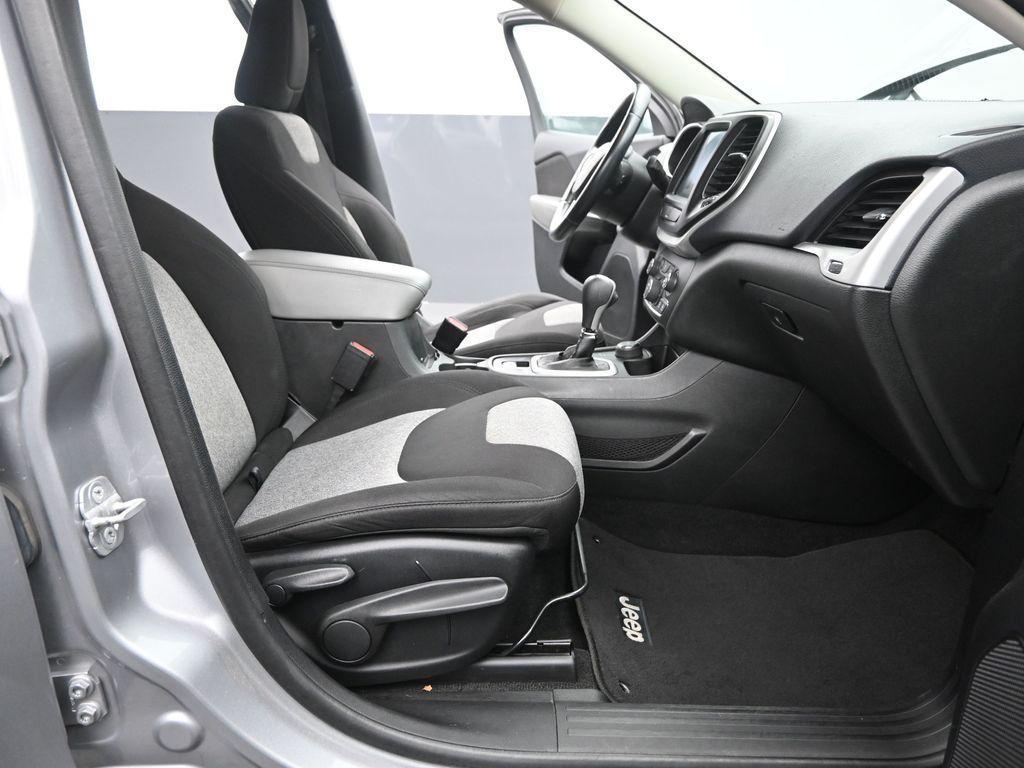 used 2014 Jeep Cherokee car, priced at $11,900