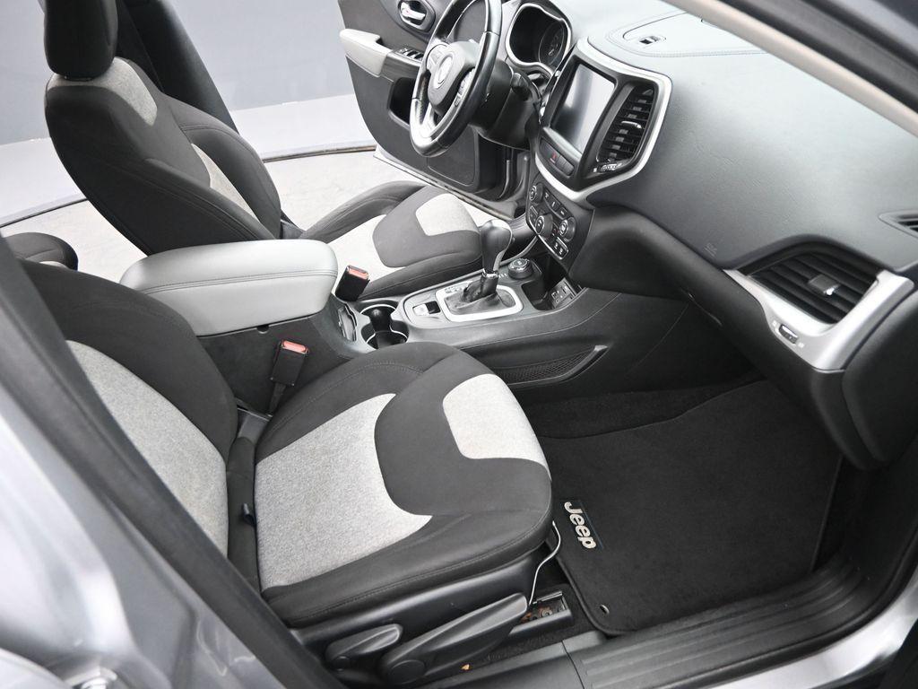 used 2014 Jeep Cherokee car, priced at $11,900