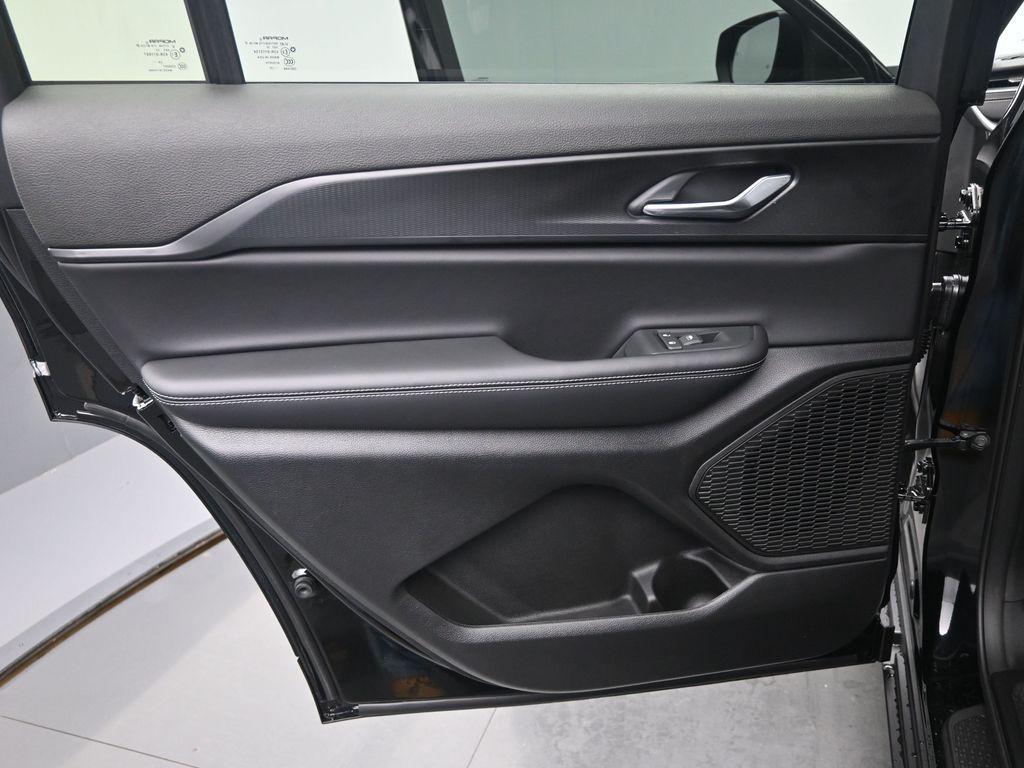 new 2025 Jeep Grand Cherokee L car, priced at $41,849