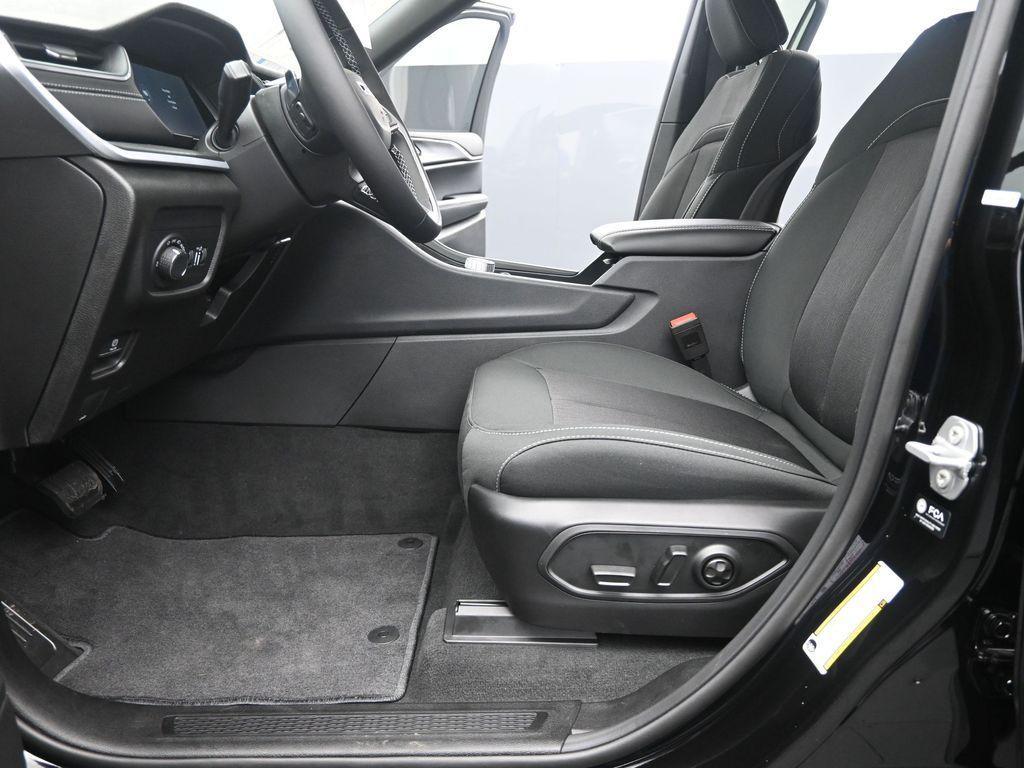 new 2025 Jeep Grand Cherokee L car, priced at $41,849