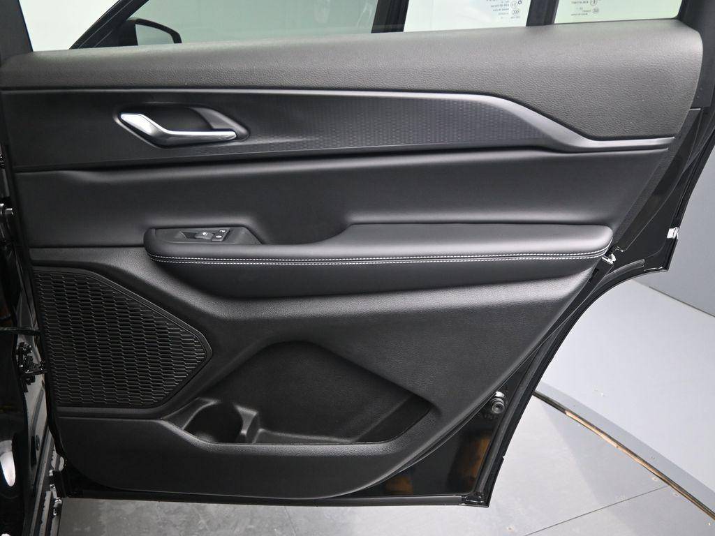 new 2025 Jeep Grand Cherokee L car, priced at $41,849