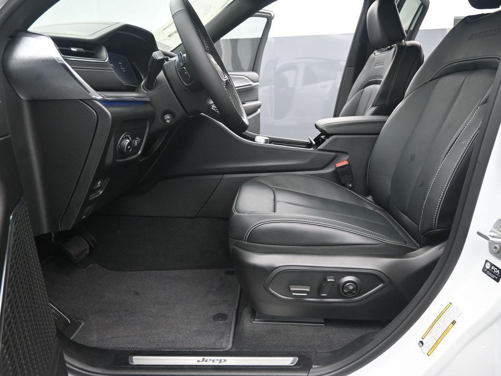 new 2025 Jeep Grand Cherokee L car, priced at $56,991