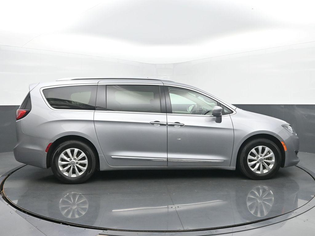 used 2018 Chrysler Pacifica car, priced at $16,899