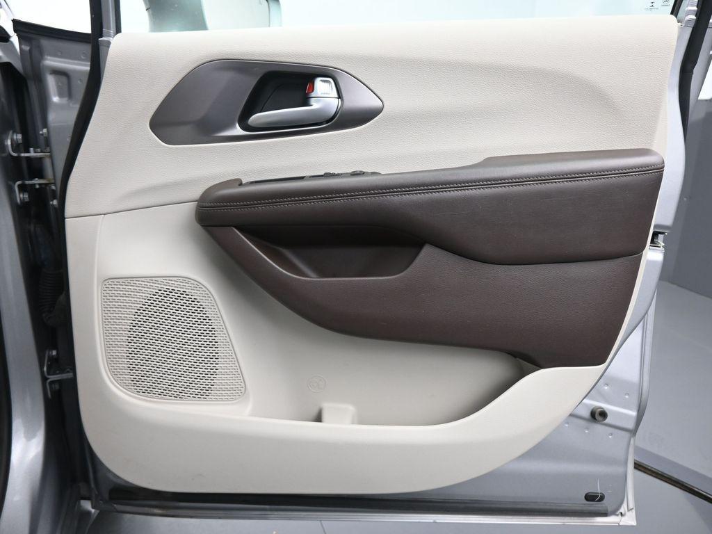 used 2018 Chrysler Pacifica car, priced at $16,899