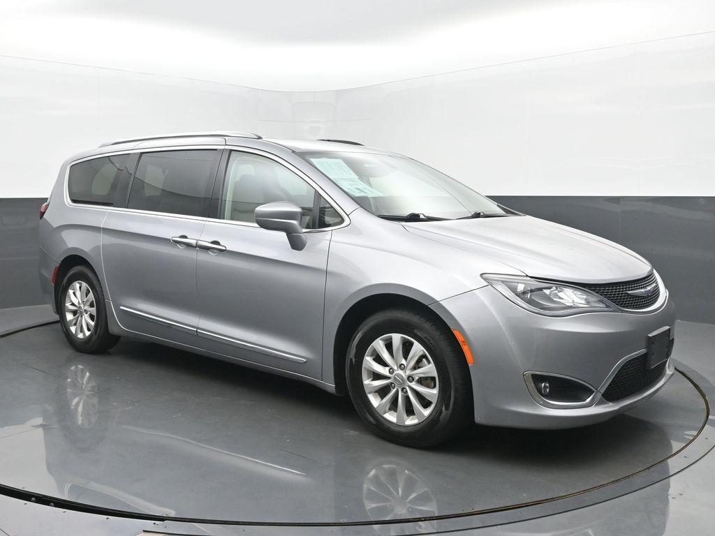 used 2018 Chrysler Pacifica car, priced at $16,899