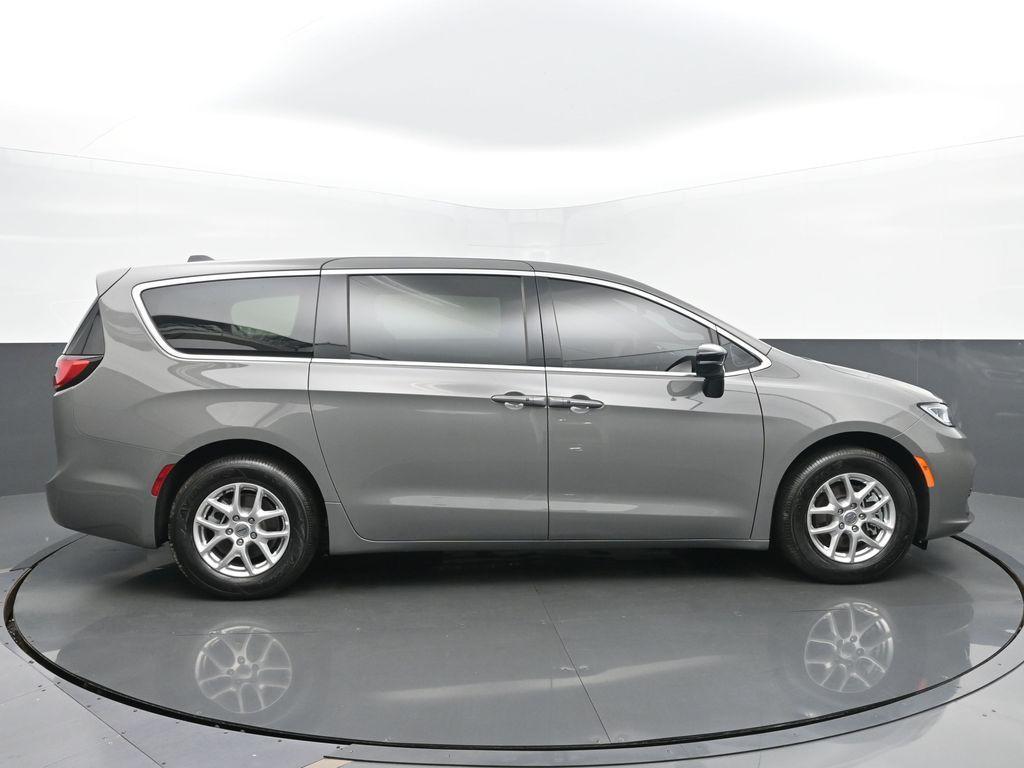 new 2025 Chrysler Pacifica car, priced at $43,172