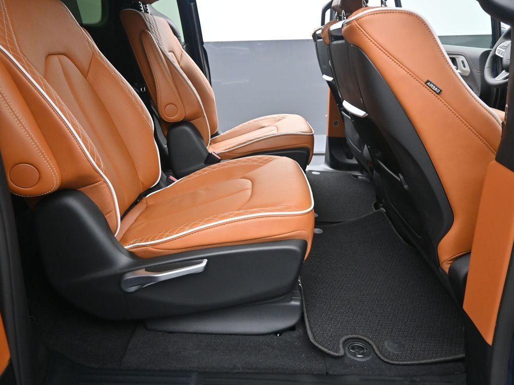new 2024 Chrysler Pacifica car, priced at $58,121